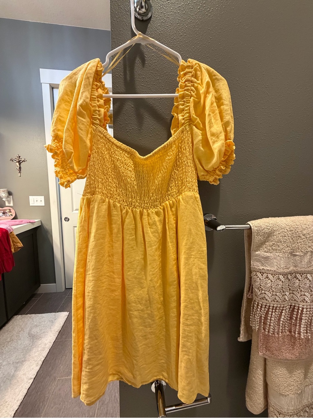 House of Harlow 1960 Yellow Smocked Top